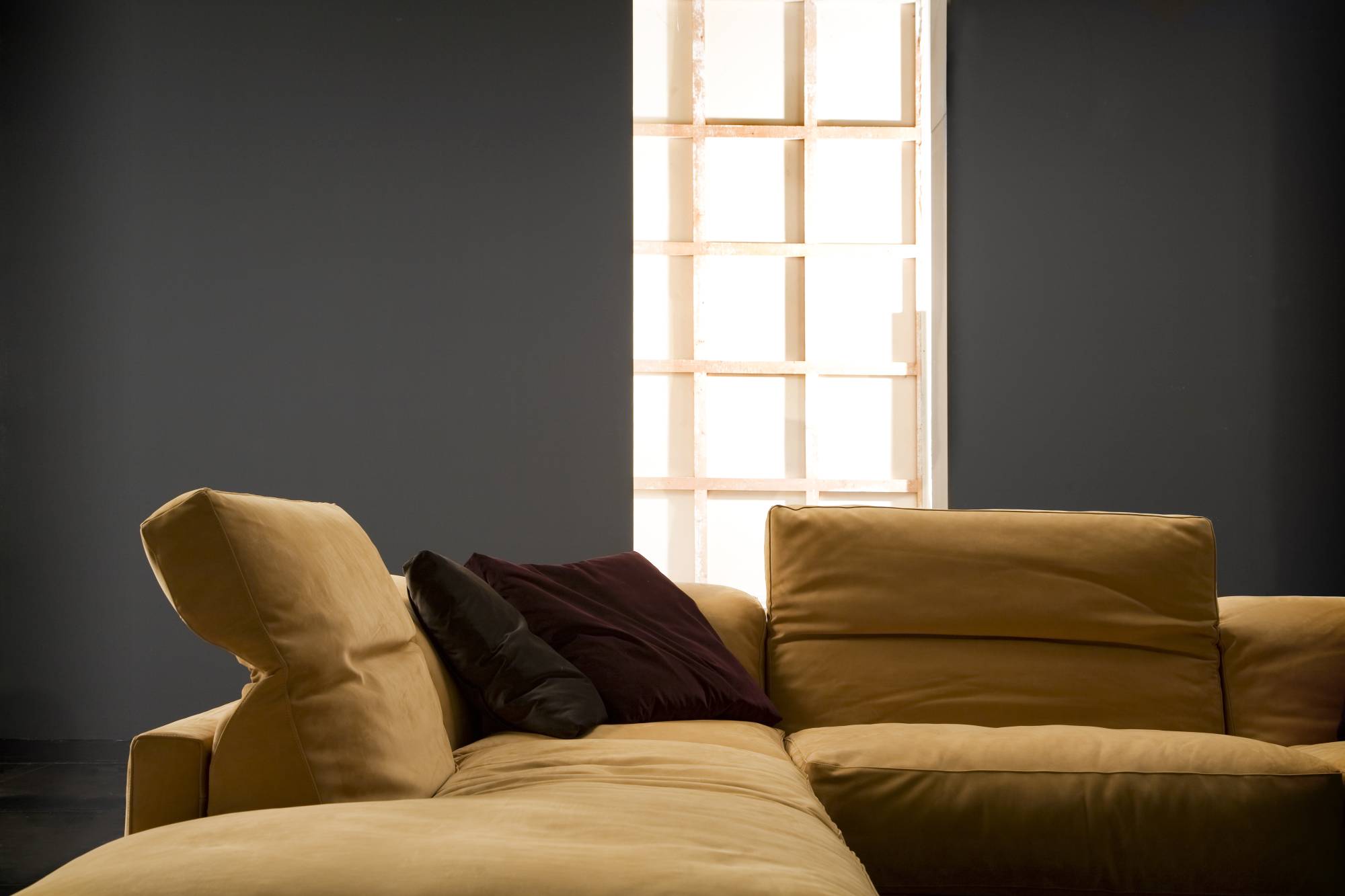 spazio-2-sofa-couch-modern-furniture-elegant-design-reclining-adjustable-backrest-pillows-dove-comfort-chaiselongue-soft-modular-italian-erbaitalia-erba-idea-erbaidea