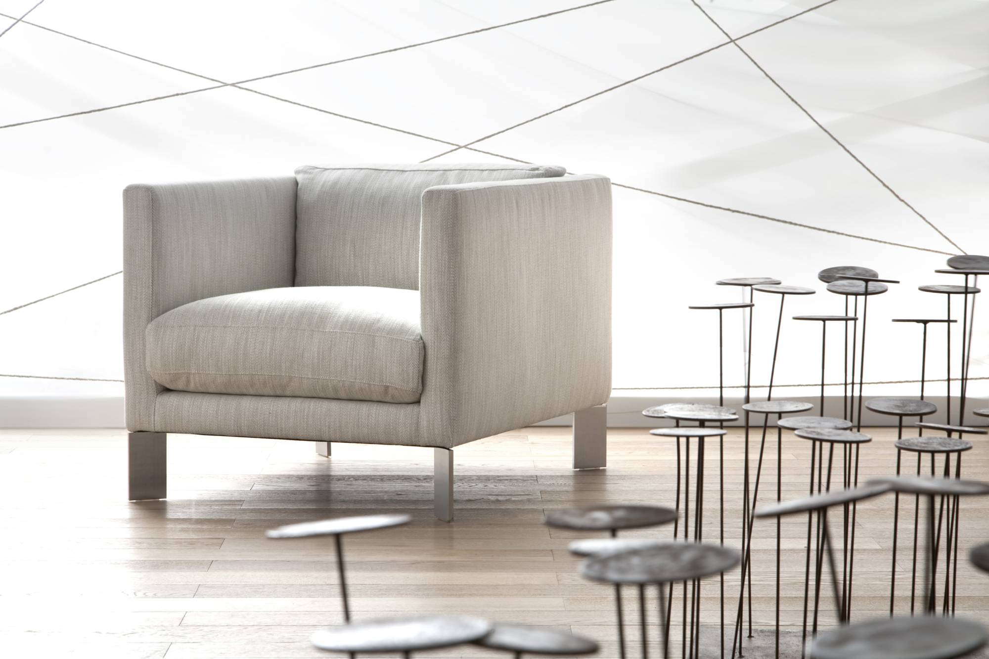 pianosolo-1-armchair-chair-comfort-play-classy-modern-design-soft-italian-furniture-elegant-living-room-erbaitalia-erba-idea-erbaidea