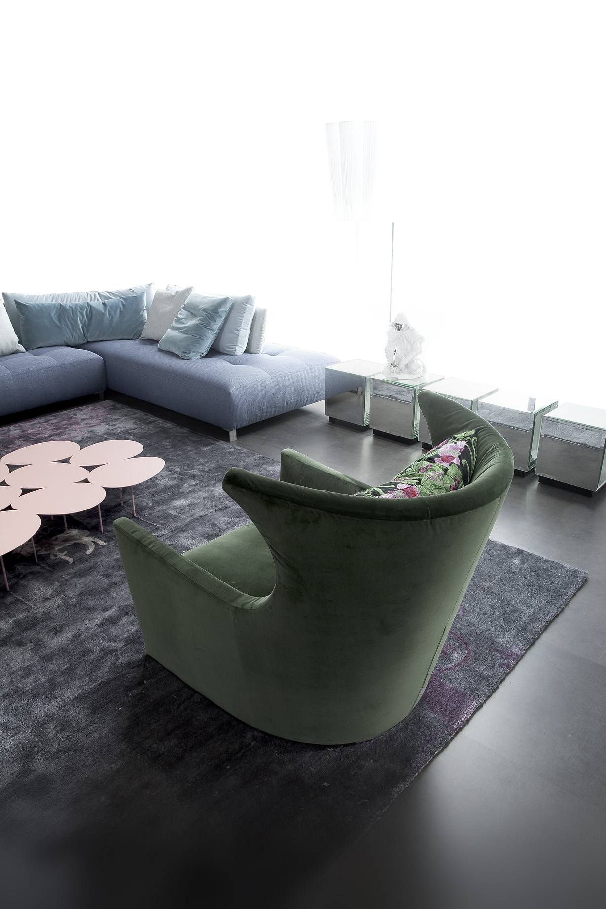 ballaconme_erba_idea_chair_granmda_armchair_elegant_furniture_pop_style_italinan_design_04