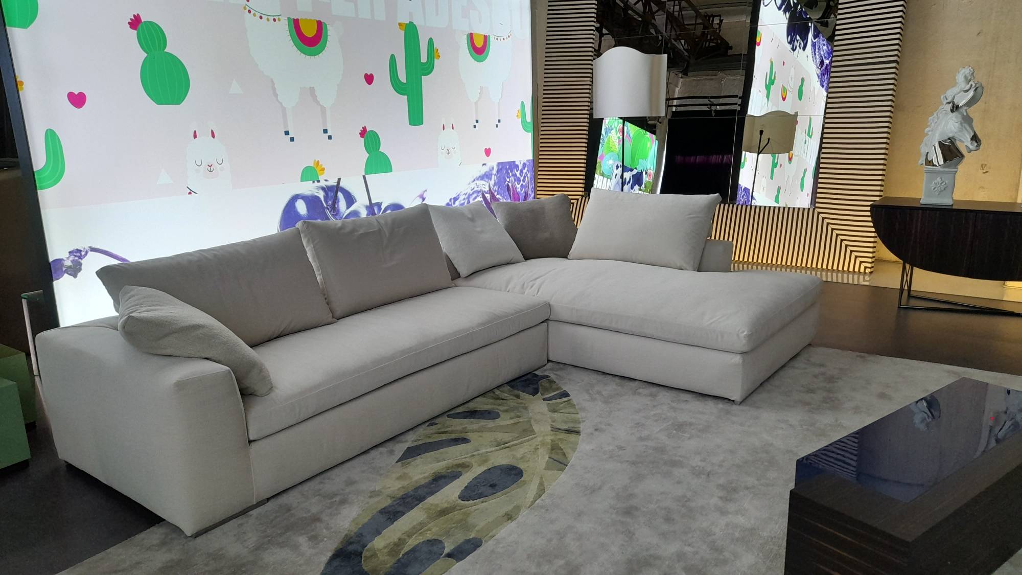 catra_bianca_erba_idea_sofa_modern_comfort_linear_spacious_living_stylish_italian_design_14