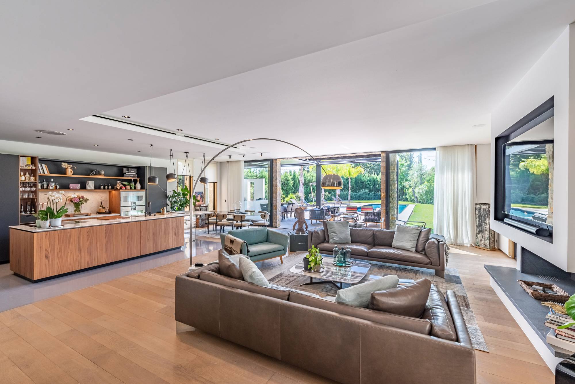 play_sofa_erba_idea_heritage_erba_italia_modern_living_italian_interior_design_project_01