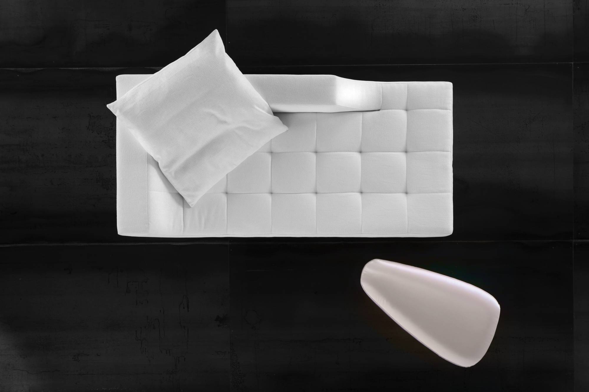 viceversa-2-chaislongue-livingroom-comfort-elegant-design-classic-style-classy-loveseat-armchair-furniture-capitonn&egrave;-pillow-erbaitalia-erba-idea-erbaidea