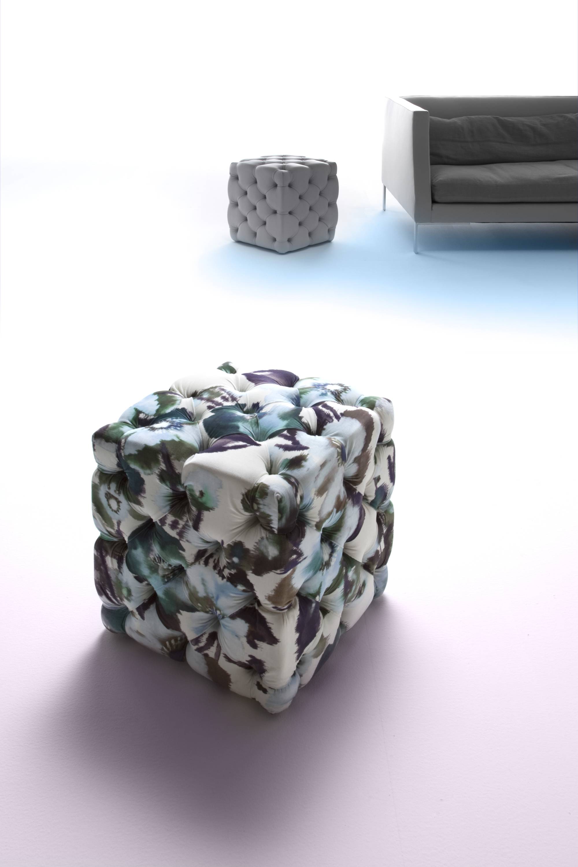 dado-1-dice-pouf-table-sidetable-capitonne-tufted-artisan-handmade-italy-italian-design-seat-living-room-erbaitalia-heritage-erba-idea-erbaidea