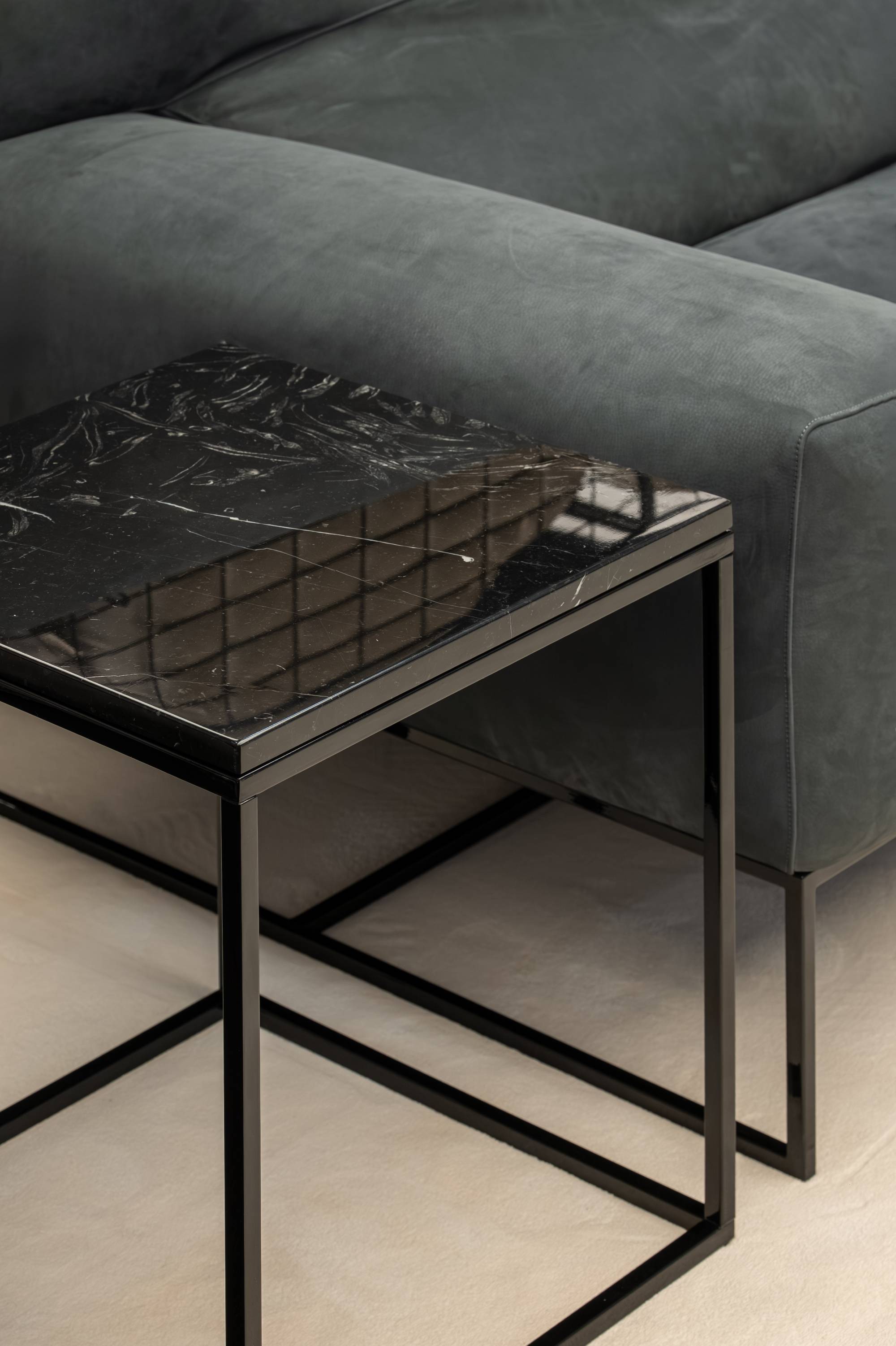 lamp-and-coffee-1-sidetable-table-marble-metal-erbaidea