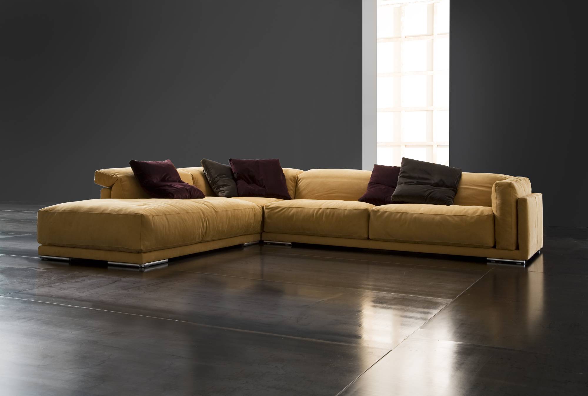 spazio-1-sofa-couch-modern-furniture-elegant-design-reclining-adjustable-backrest-pillows-dove-comfort-chaiselongue-soft-modular-italian-erbaitalia-erba-idea-erbaidea