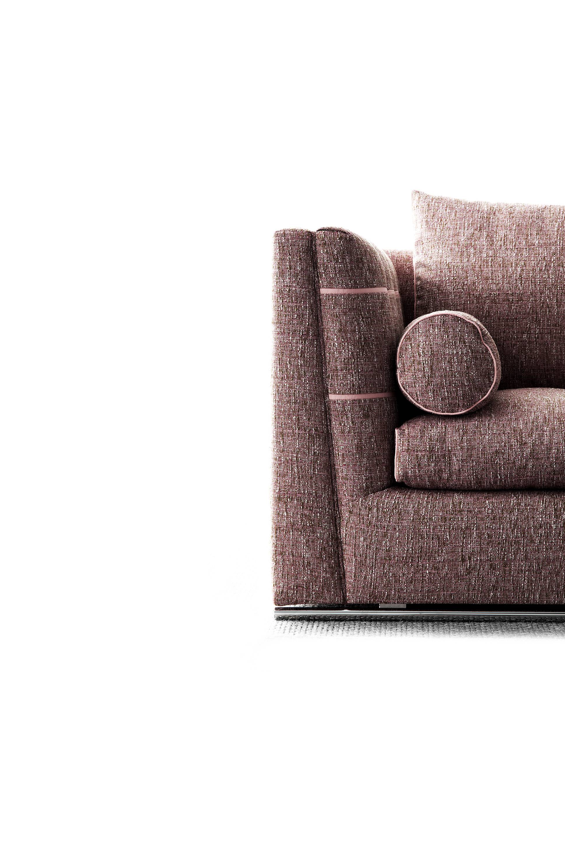 getback-4-sofa-tufted-roll-pillows-soft-livingoom-couch-details-italian-interior-design-handmade-capitonne-quilting-upholstery-craft-erba-italia-heritage-erba-idea-erbaidea