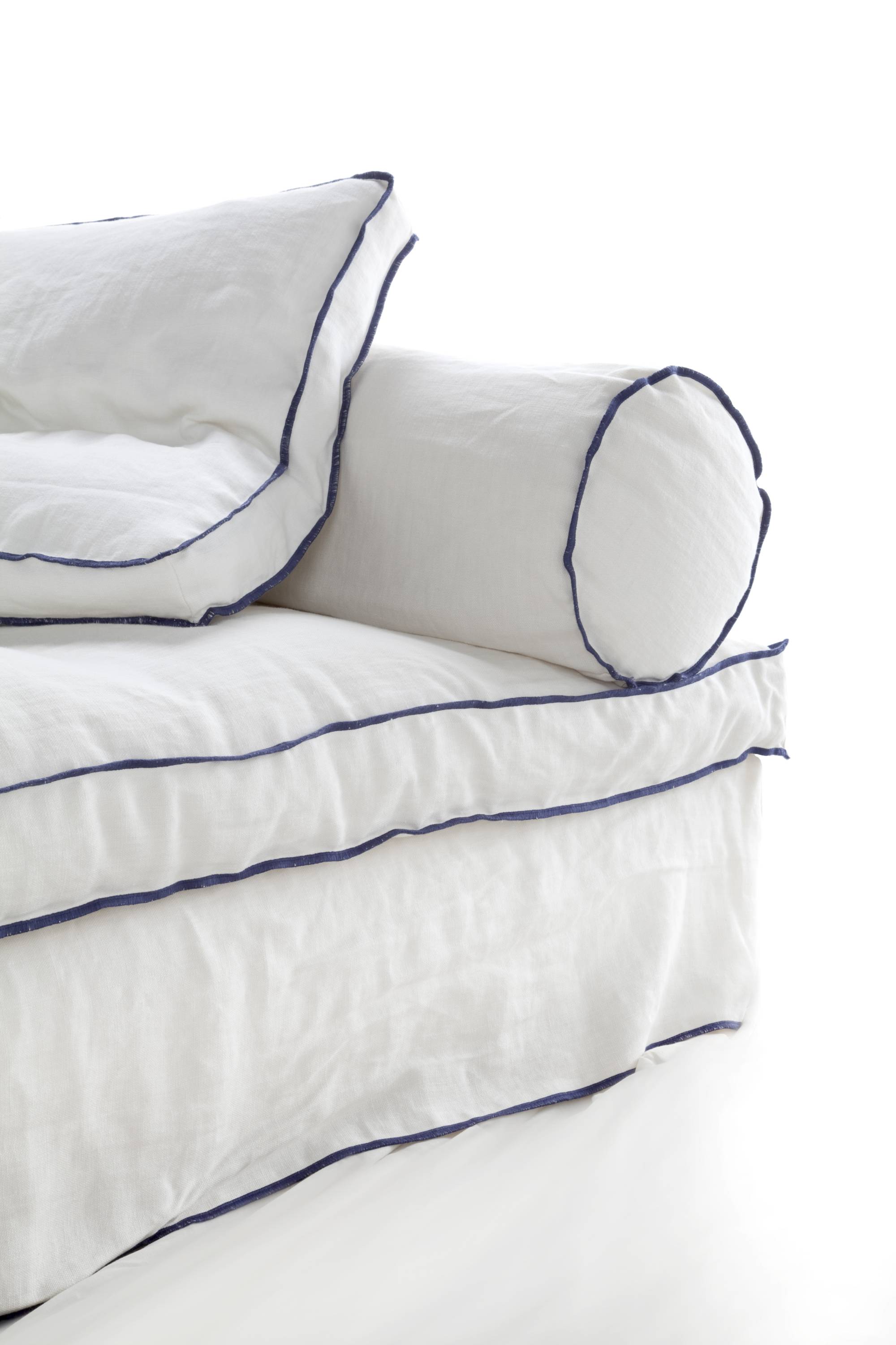 catra_bianca_erba_idea_sofa_modern_comfort_linear_spacious_living_stylish_italian_design_07