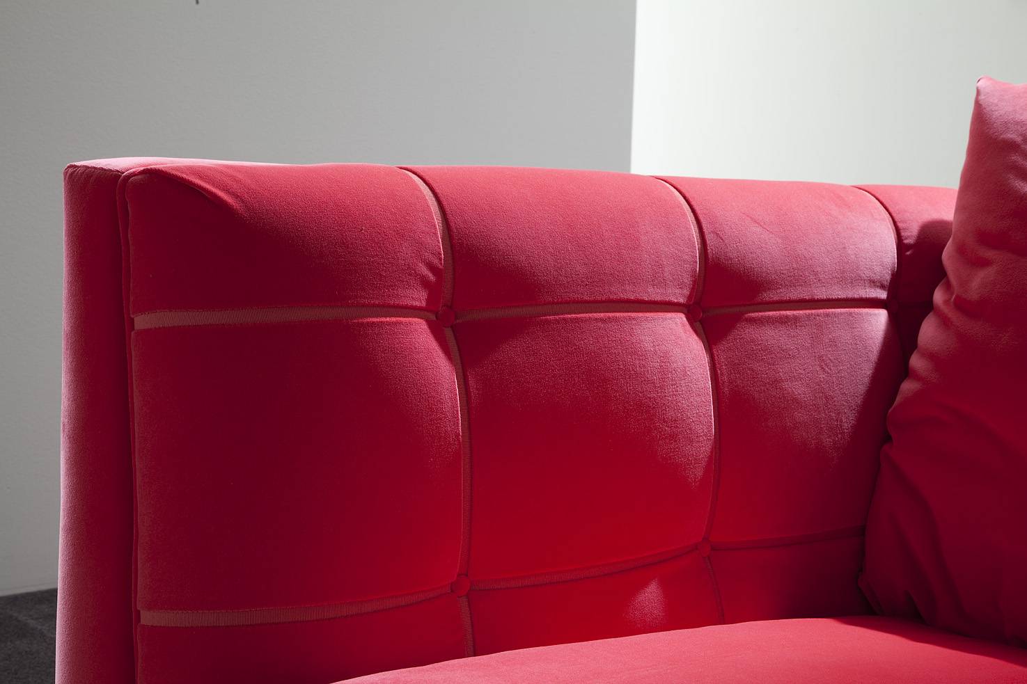get_back_sofa_erba_idea_heritage_collection_quilted_couch_tufting_details_comfort_elegant_style_interior_design_projects_made_in_italy_10