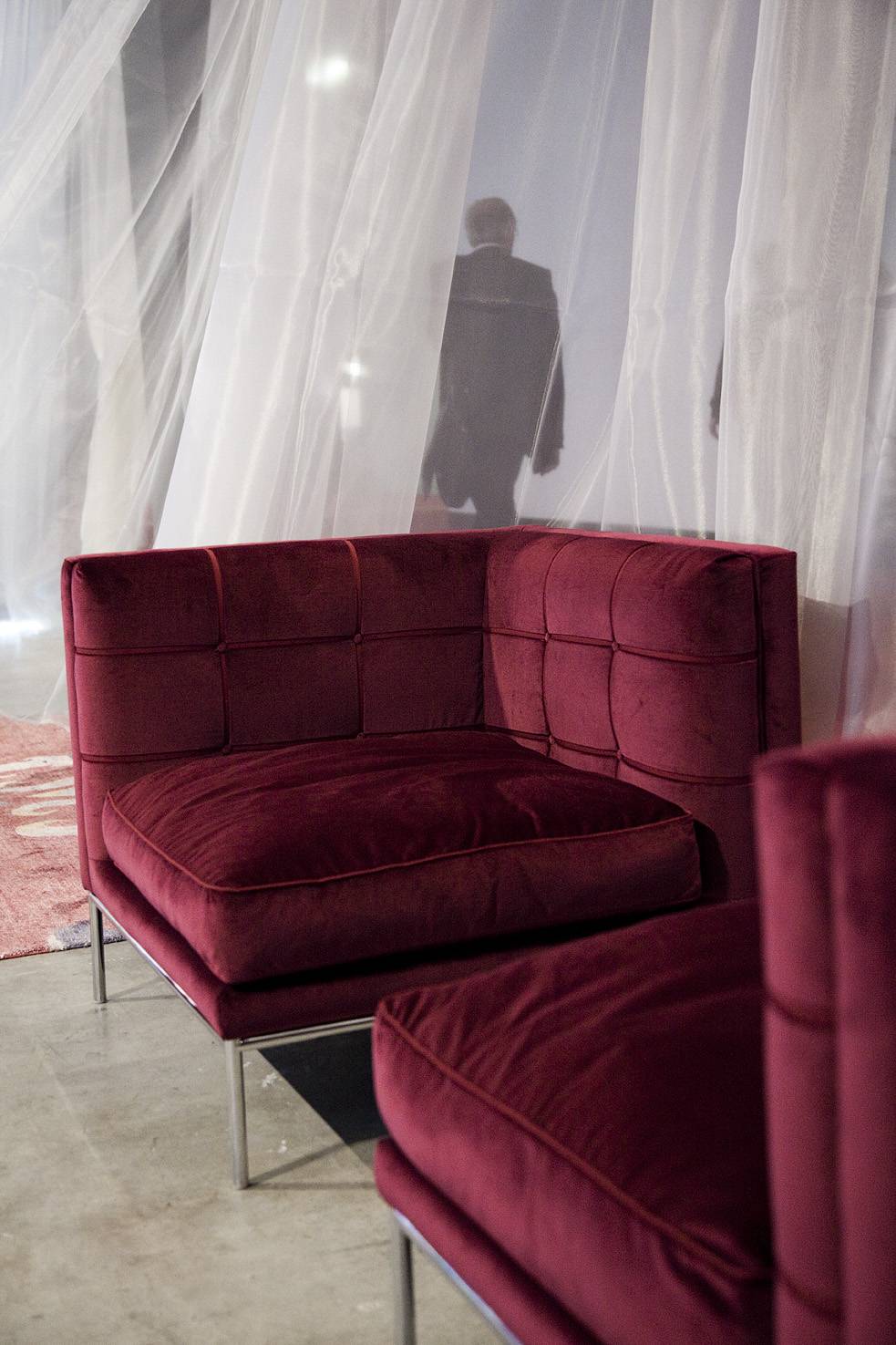 lips_armchair_quiltied_sofa_erba_idea_tufted_contract_furniture_elegant_interior_design_office_decor_residential_spacces_made_in_italy_tufting_quilting_16