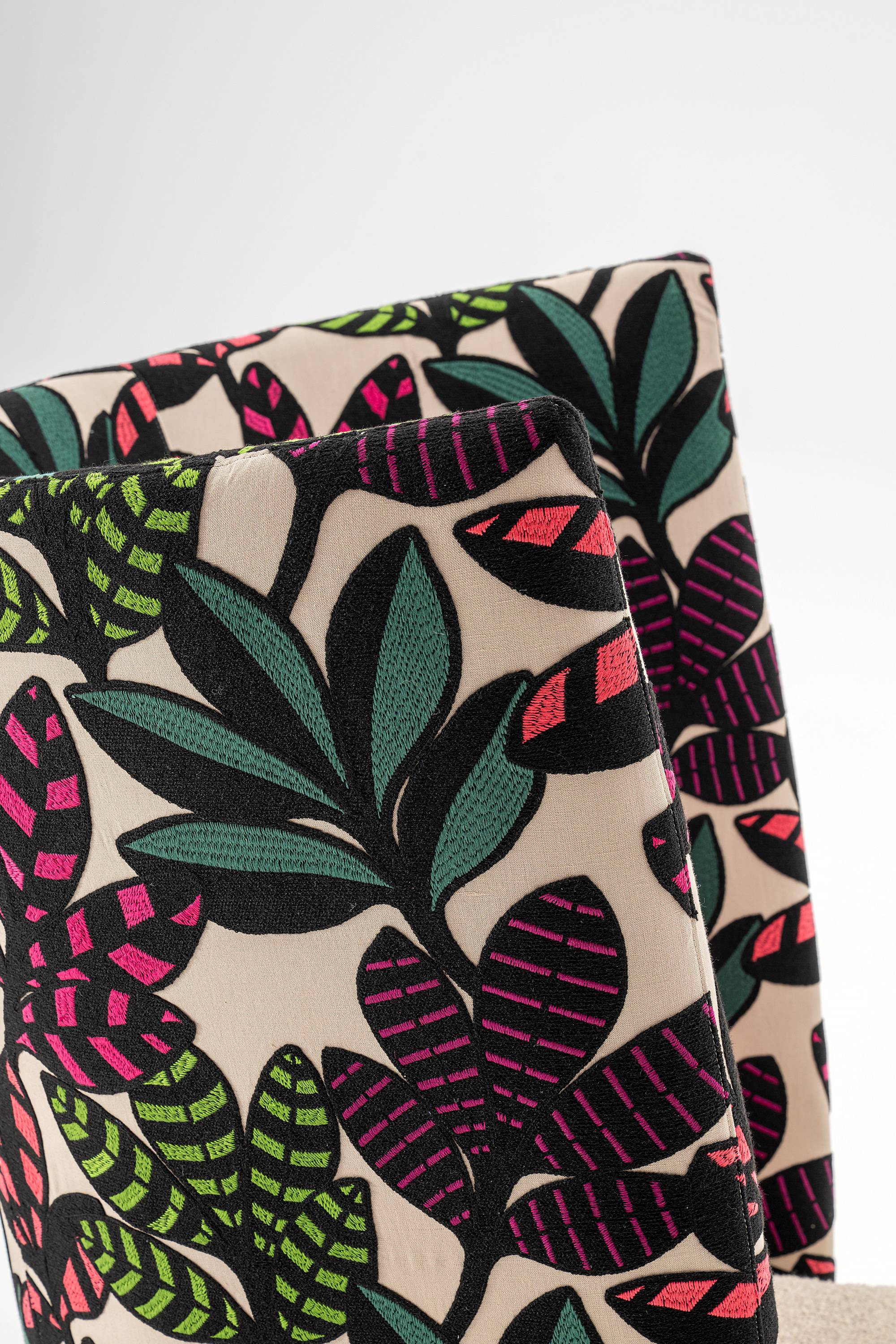 redbaron-13-chair-armchair-comfort-elegant-design-italian-madeinitaly-living-erba-idea-erbaidea