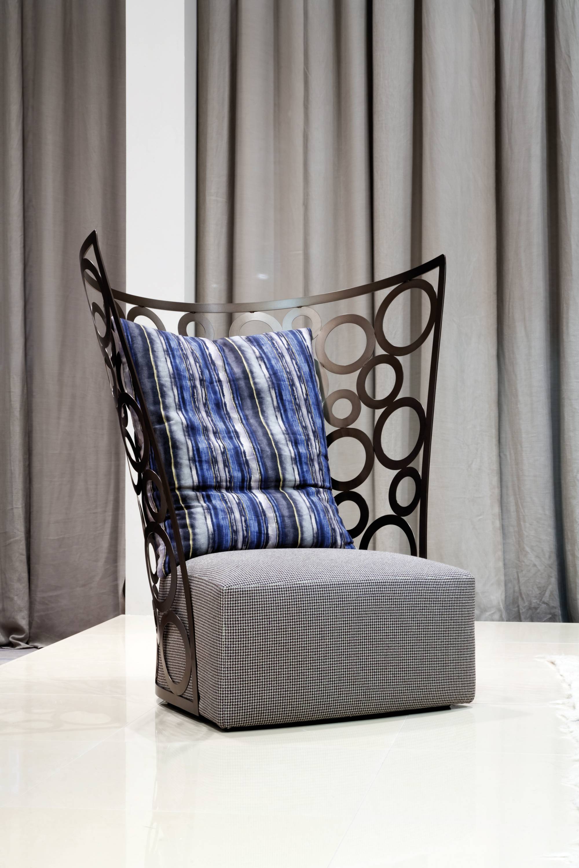icona_armchair_erba_idea_pop_design_interior_progects_elegant_iconic_presence_style_brand_icon_13