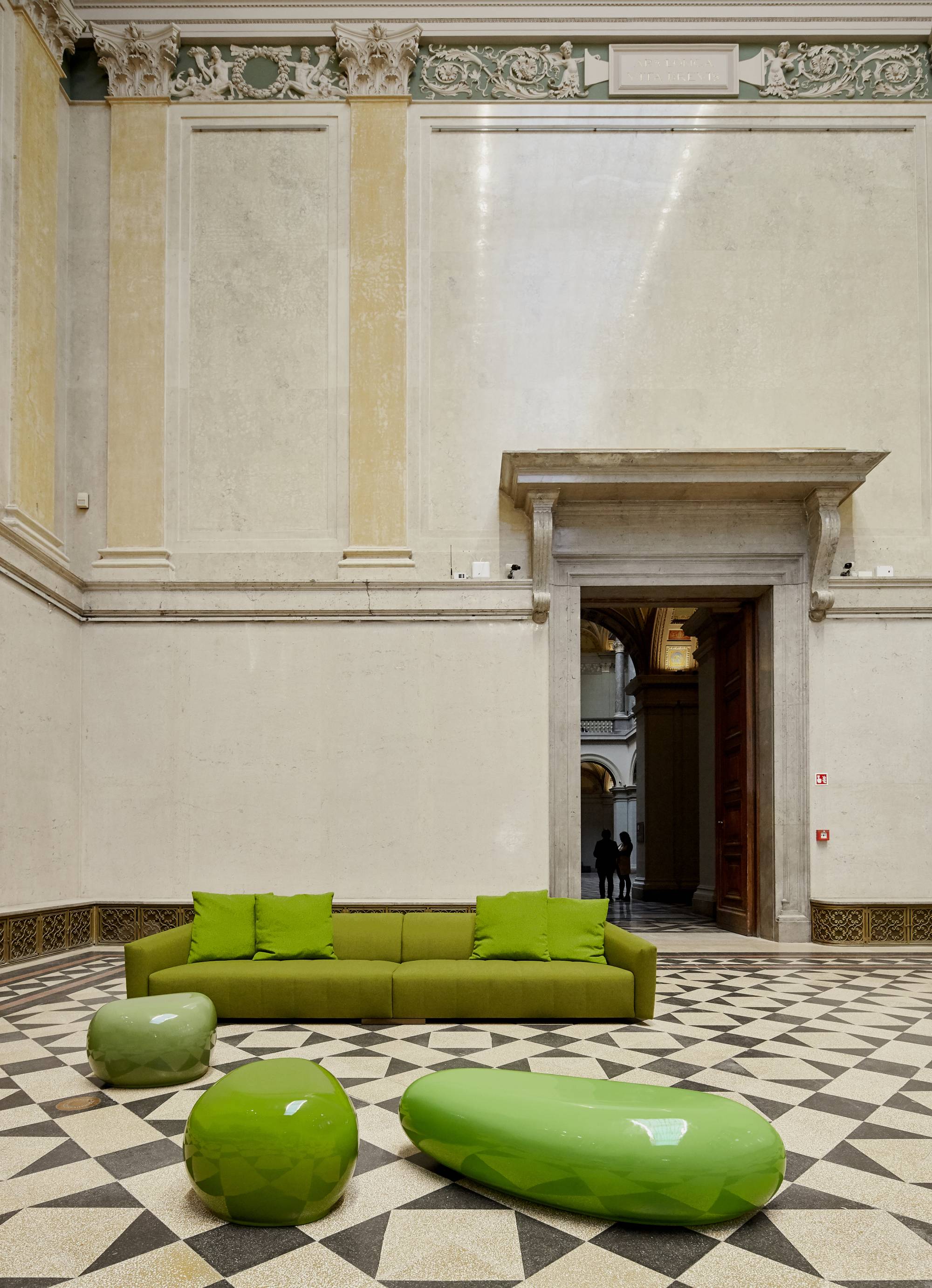 invece_pouf_coffee_table_versitile_piece_interior_design_customization_itailan_furniture_02