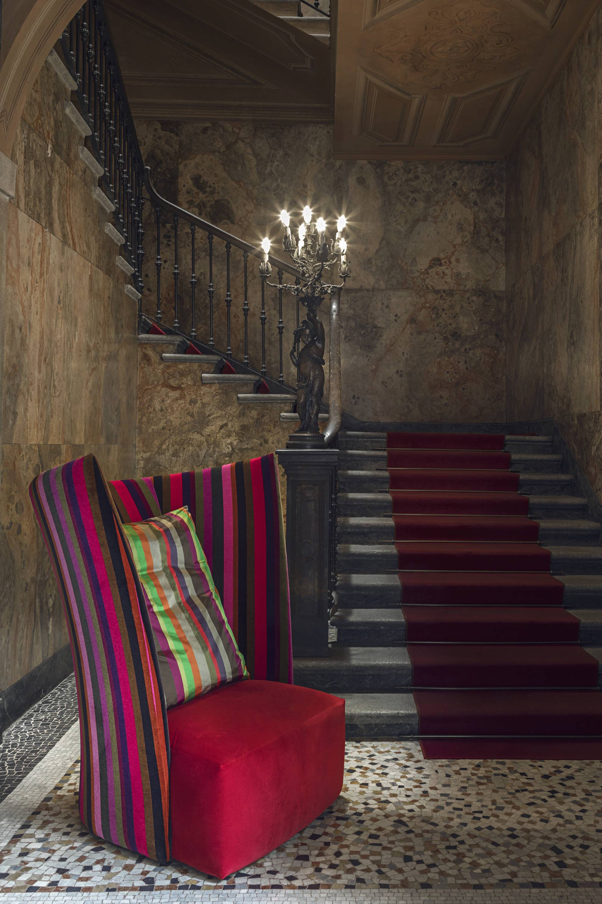 red_baron_armchair_erba_idea_interior_design_project_contract_furniture_living_spaces_hospitality_furnishing_made_in_italy_03