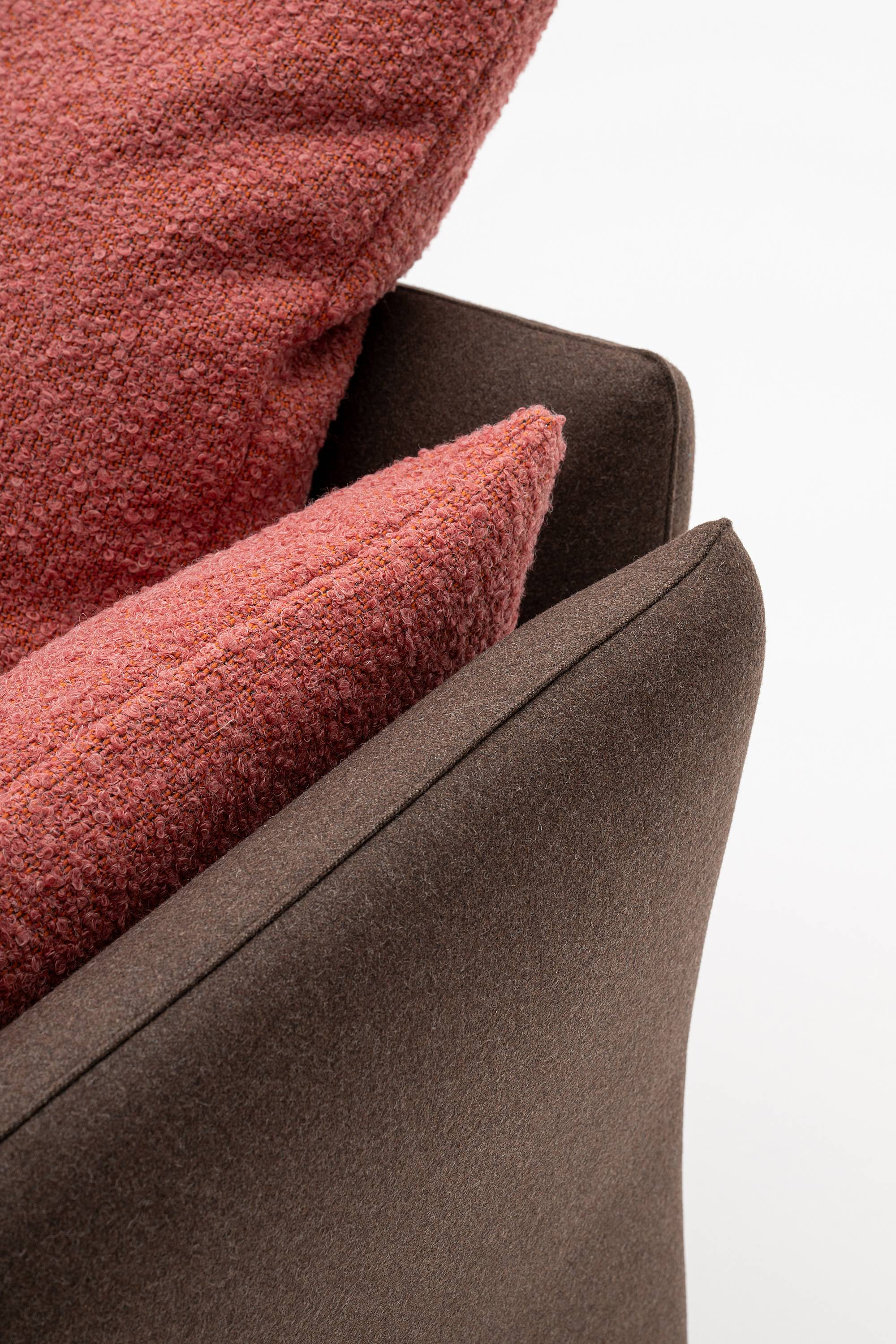 skyline-14-sofa-couch-pillows-design-italian-atelier-furniture-madeinitaly-soft-erbaidea-erba-idea