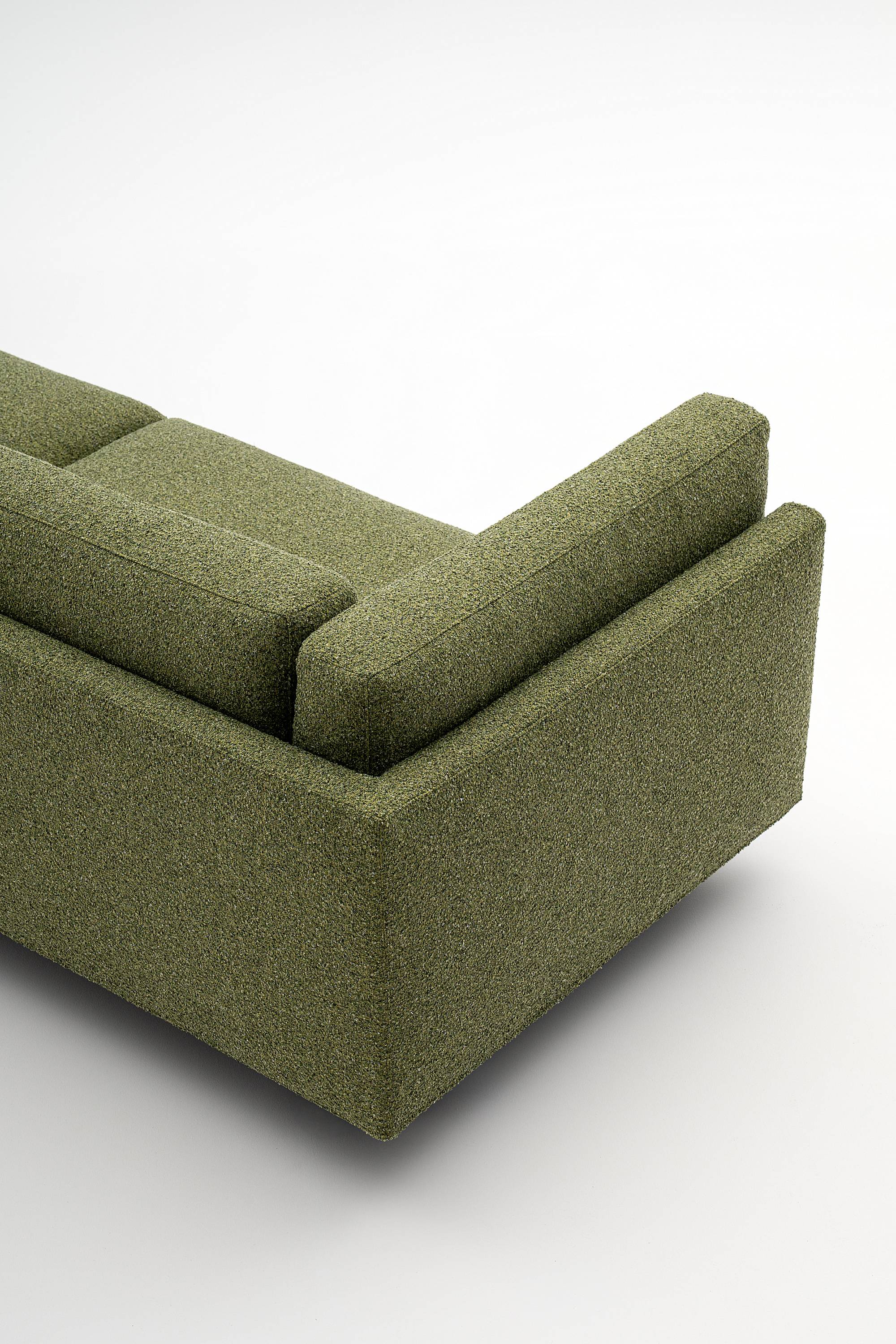 stella-12-sofa-furniture-design-style-italian-feathers-soft-cushion-pillows-erba-idea-erbaidea