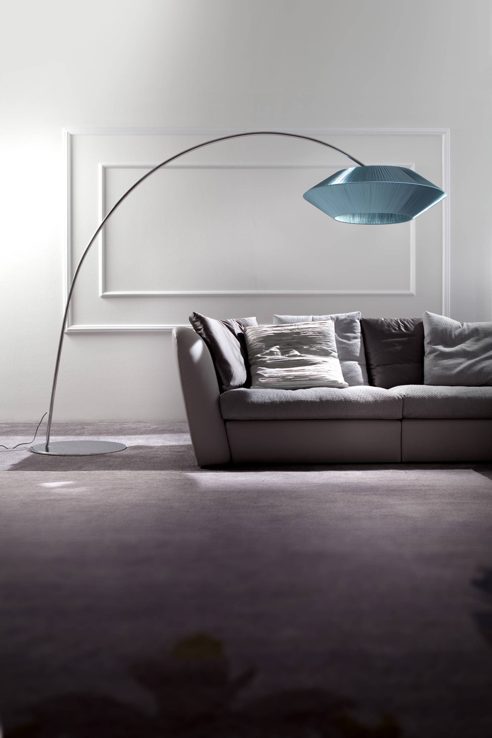 arte-2-floorlamp-lamp-round-design-italian-italiandesign-designerlamp-color-colorful-atollo-sofa-living-lighting-erbaitalia-erba-idea-heritage-erbaidea