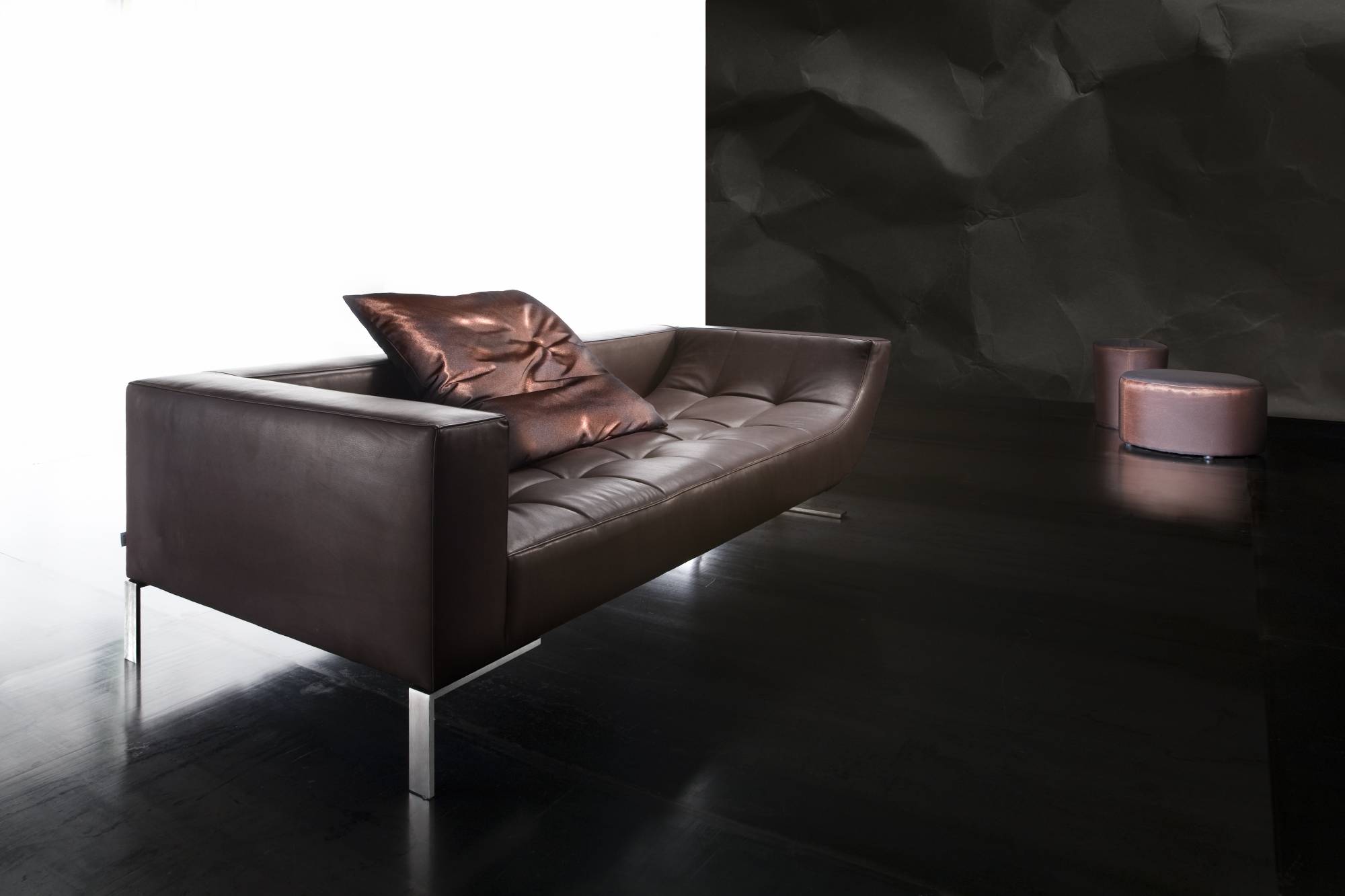 viceversa-5-chaislongue-livingroom-comfort-elegant-design-classic-style-classy-loveseat-armchair-furniture-capitonnè-pillow-erbaitalia-erba-idea-erbaidea