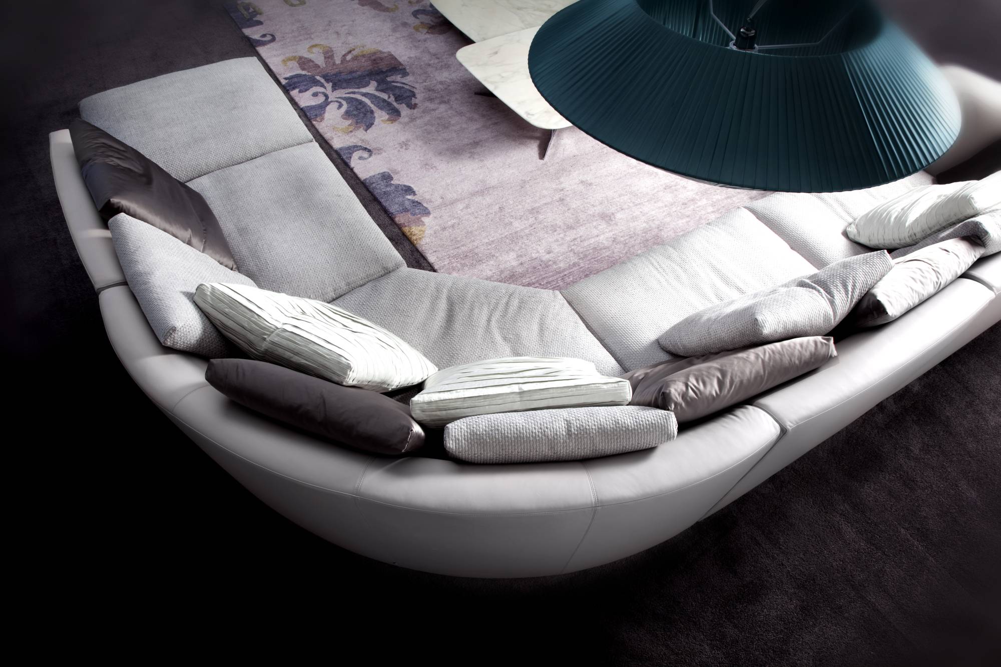 atollo-3-modular-sofa-couch-italian-colorful-design-madeinitaly-relax-round-soft-pillows-living-room-arte-floorlamp-lamp-erbaitalia-erba-idea-heritage-erbaidea