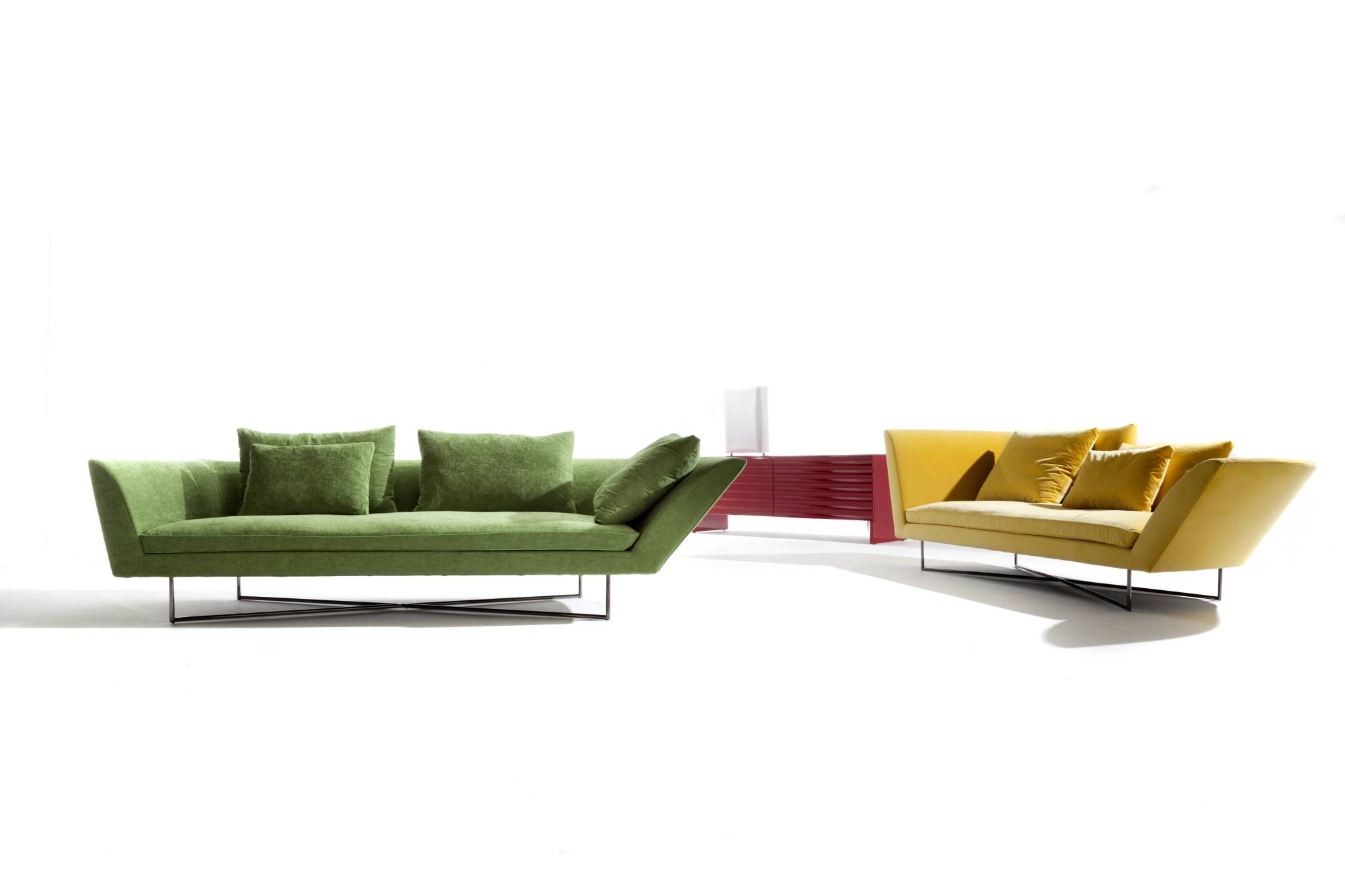 littlewing-1-sofa-modern-style-couch-pop-design-elegant-living-room-designer-furniture-soressi-pillow-comfort-heritage-erbaitalia-erba-ieda-erbaidea
