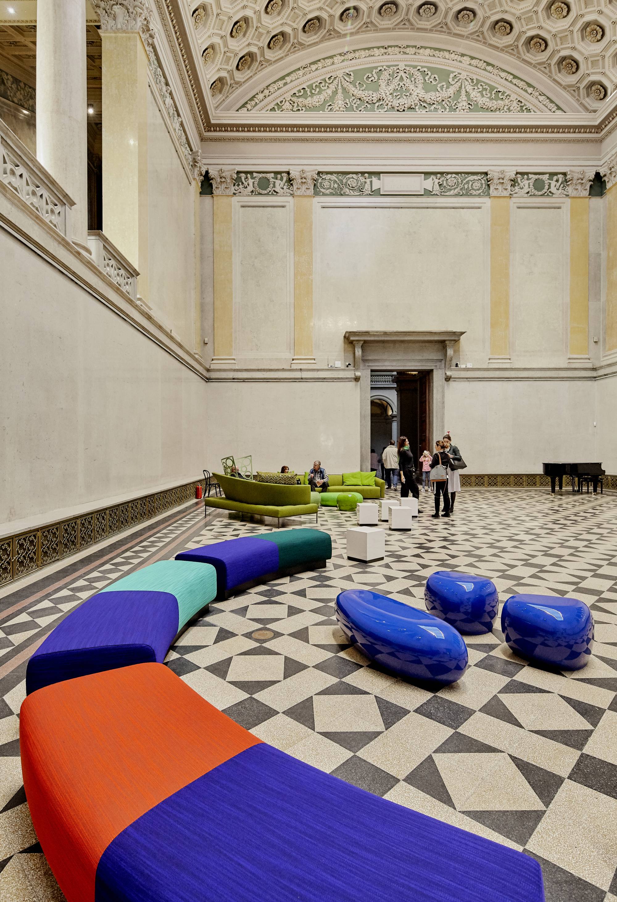 invece_pouf_coffee_table_versitile_piece_interior_design_customization_itailan_furniture_07