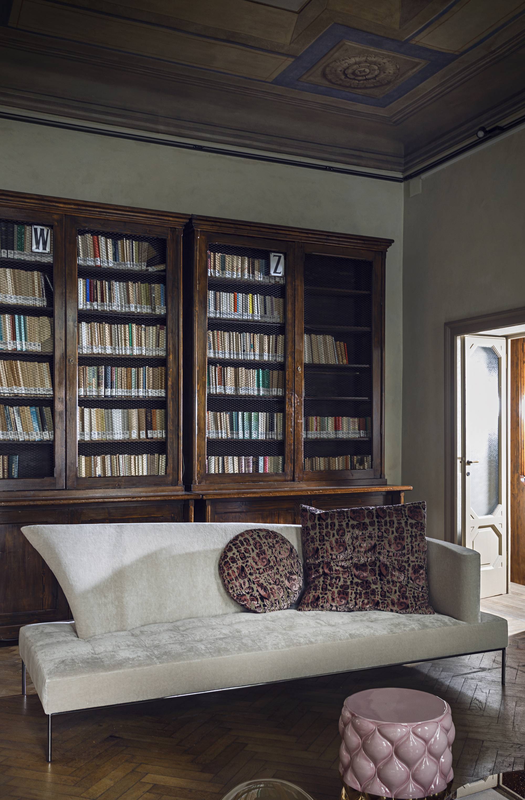 sole_luna_sofa_erba_idea_elegnant_interior_designproject_modern_style_pop_aestetic_colorful_fabrics_italian_design_atelier_15