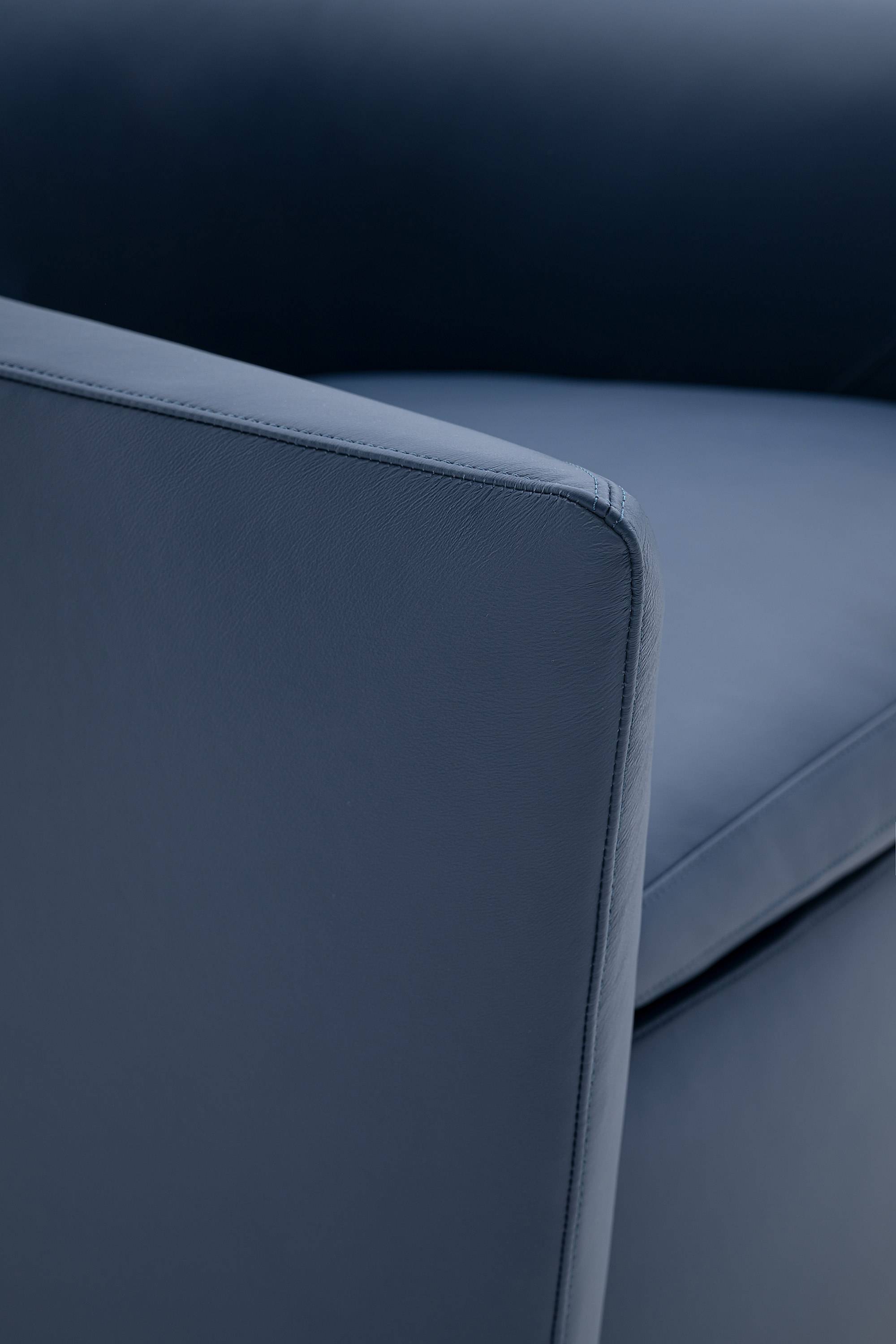 canzone-4-chair-armchair-living-furniture-design-elegant-classic-italian-erba-idea-erbaidea