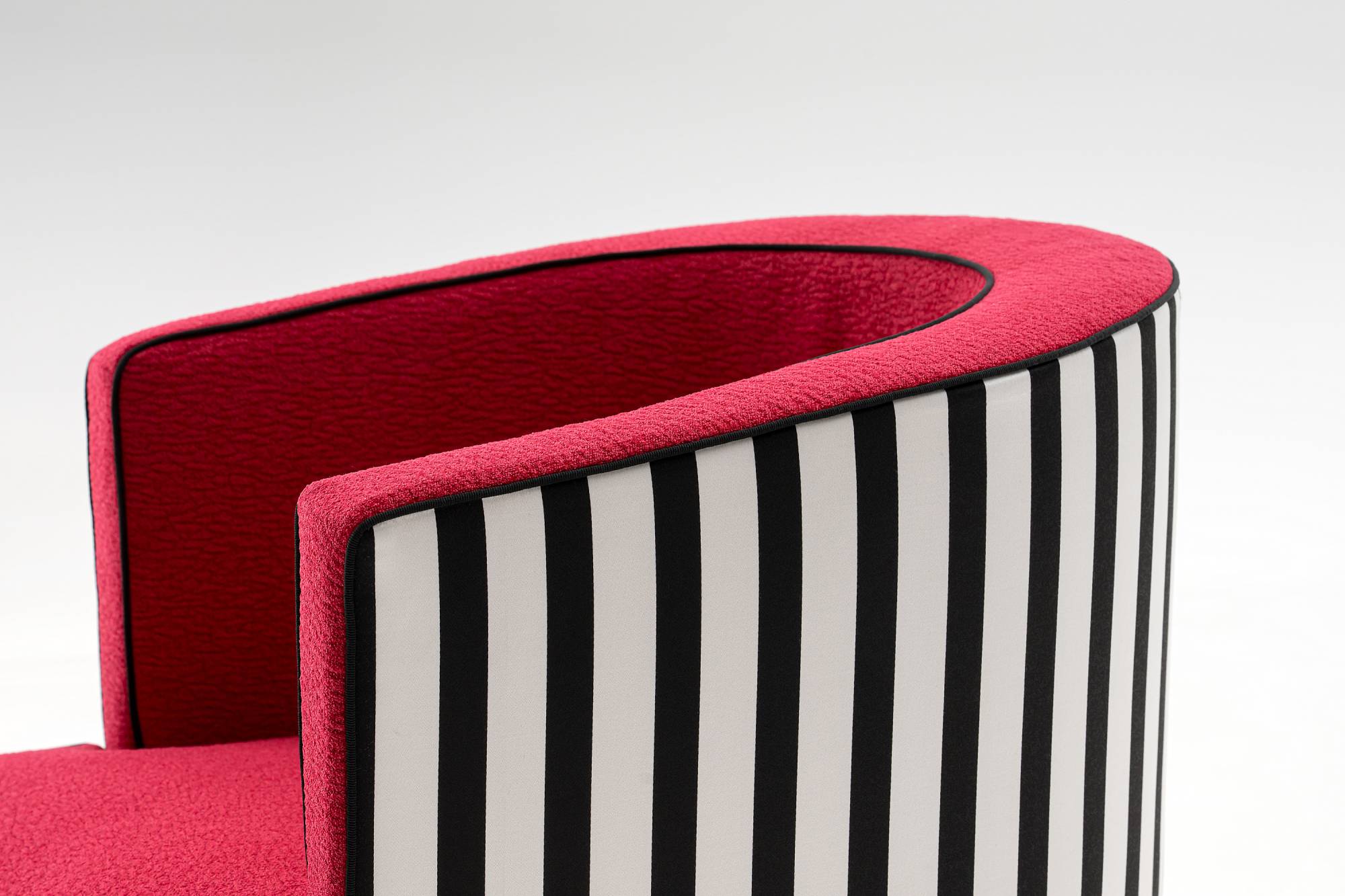 candy-9-chair-dining-design-pop-furniture-modern-italian-madeinitaly-living-erba-idea-erbaidea