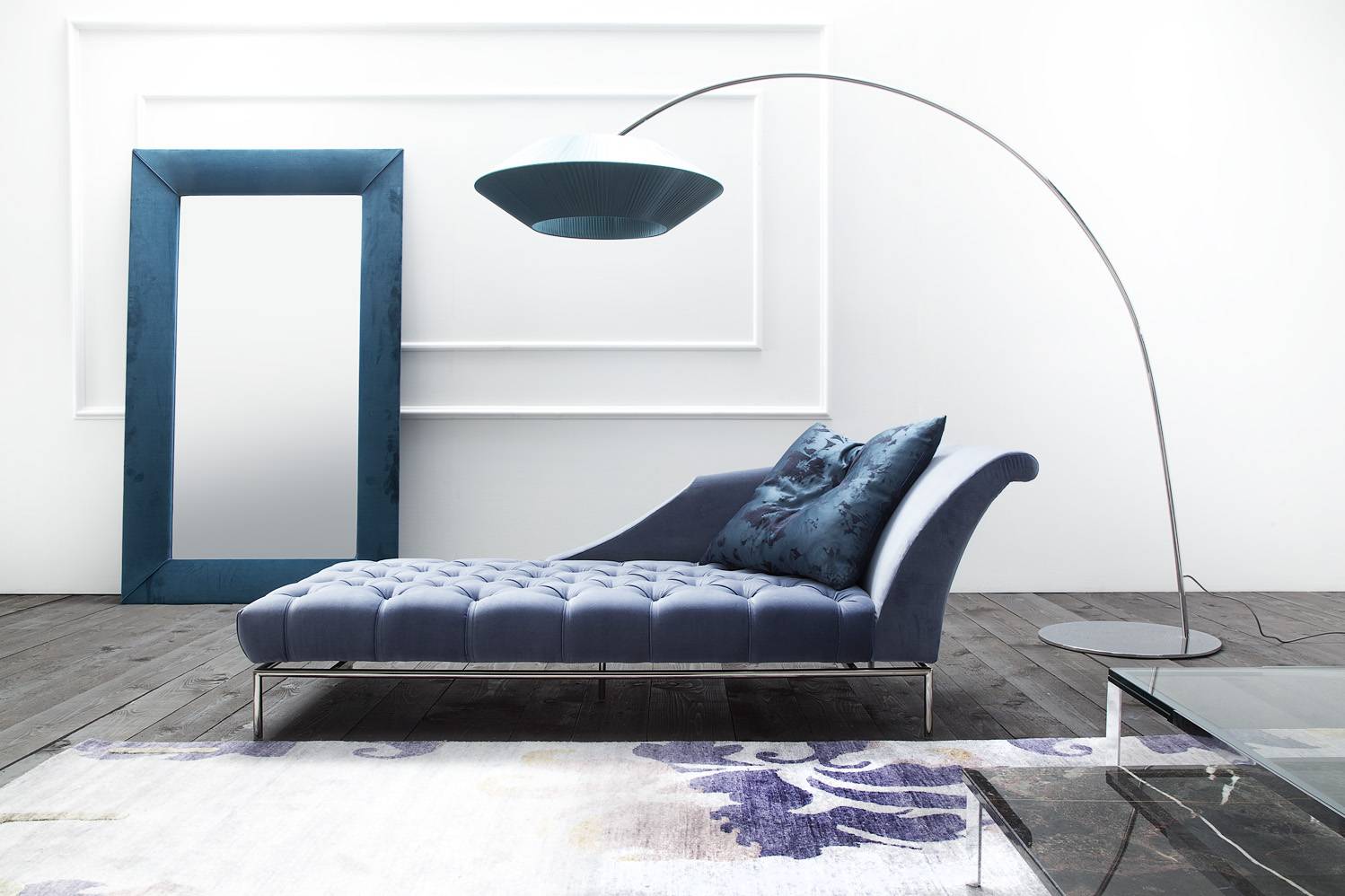 autografo-1-chaiselongue-chaise-pillow-tufted-elegant-classy-living-room-mirror-eleganza-capitonne-arte-floorlamp-design-madeinitaly-erba-italia-heritage-erbaidea-erba-idea