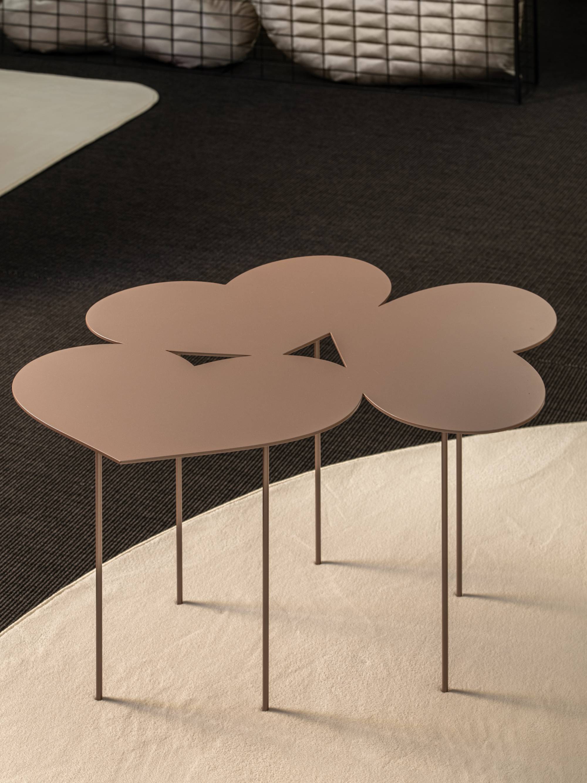 cupido-1-sidetable-table-hearts-metal-aluminum-erbaidea