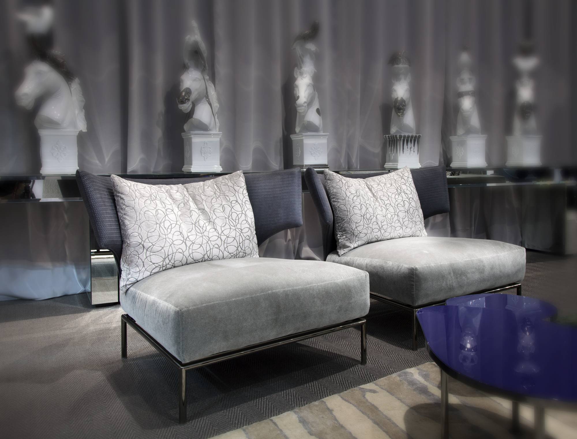 abbraccio_armchair_erba_idea_made_in_itlay_italian_design_elegant_furniture_contract_chair_01