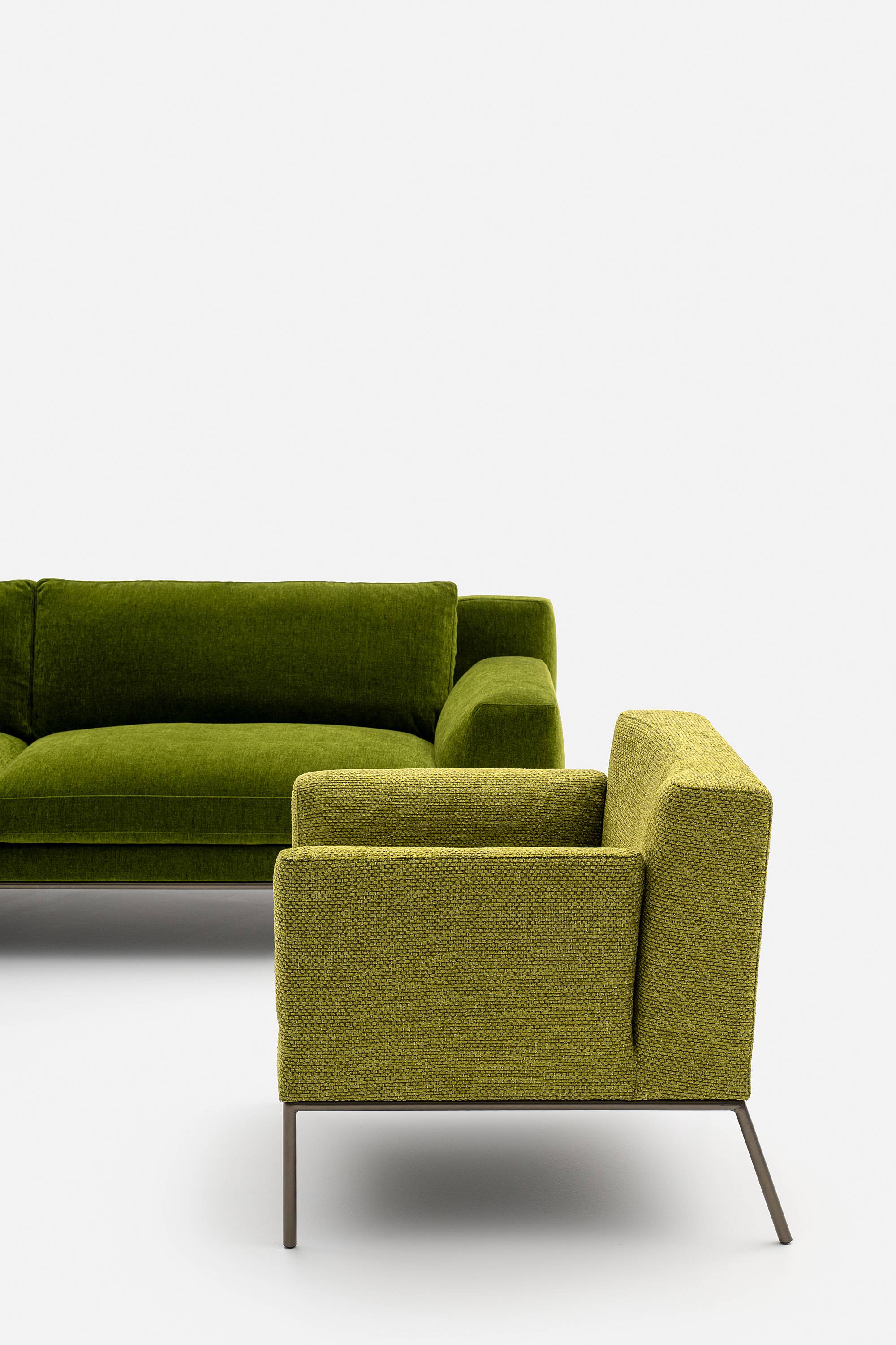 edizione-cronaca-3-chair-armchair-couch-sofa-design-italian- furniture-erba-idea-erbaidea