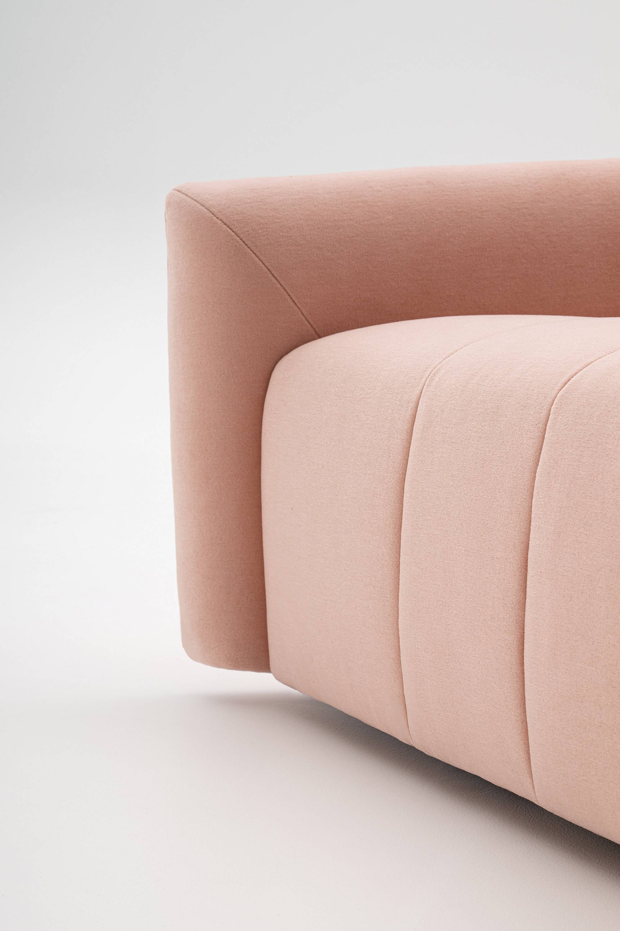 musa-4-chair-armchair-couch-furniture-sofa-design-italian-designer-elegant-atelier-madeinitaly-soft-erba-idea-erbaidea
