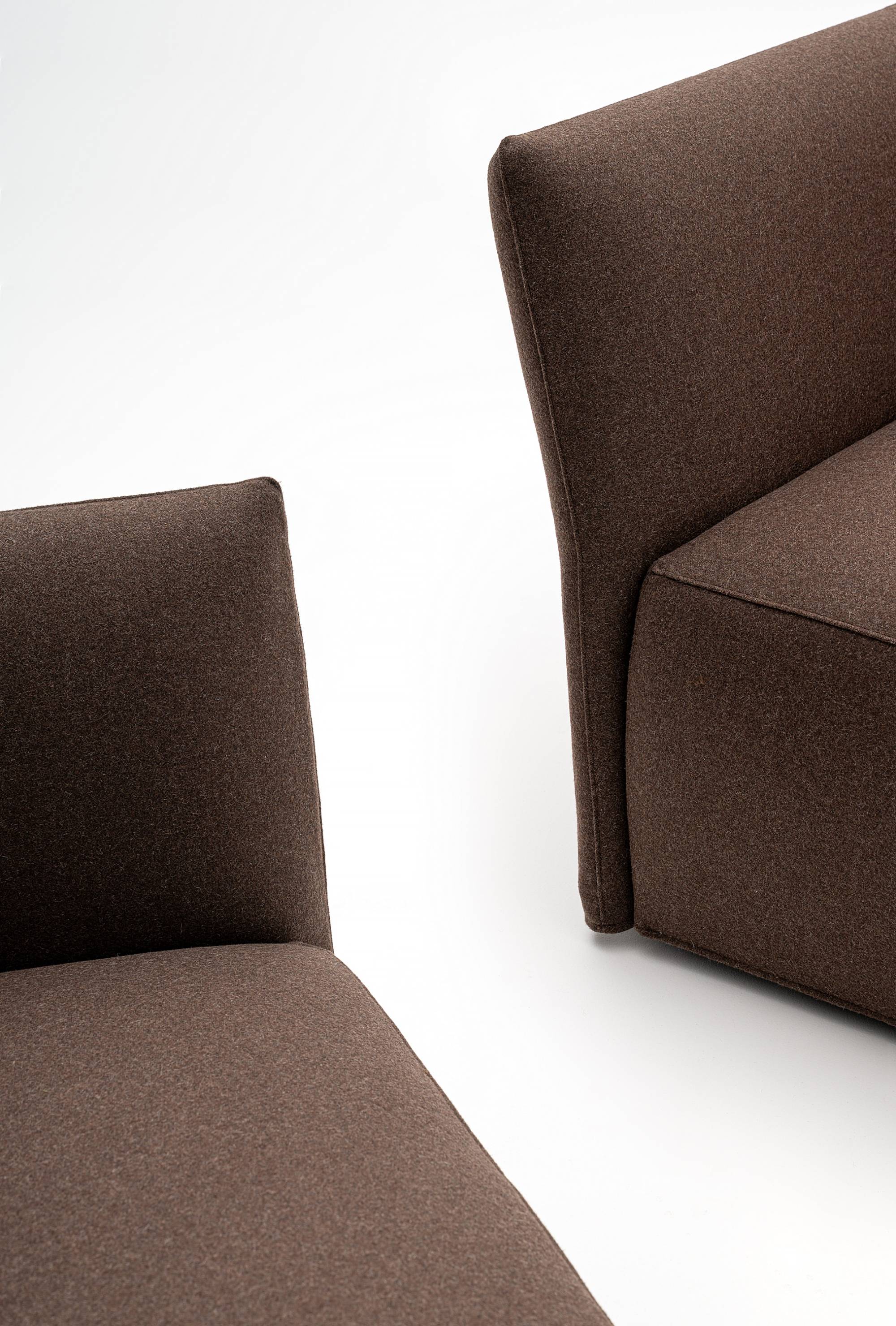 skyline-20-sofa-couch-pillows-design-italian-atelier-furniture-madeinitaly-soft-erbaidea-erba-idea