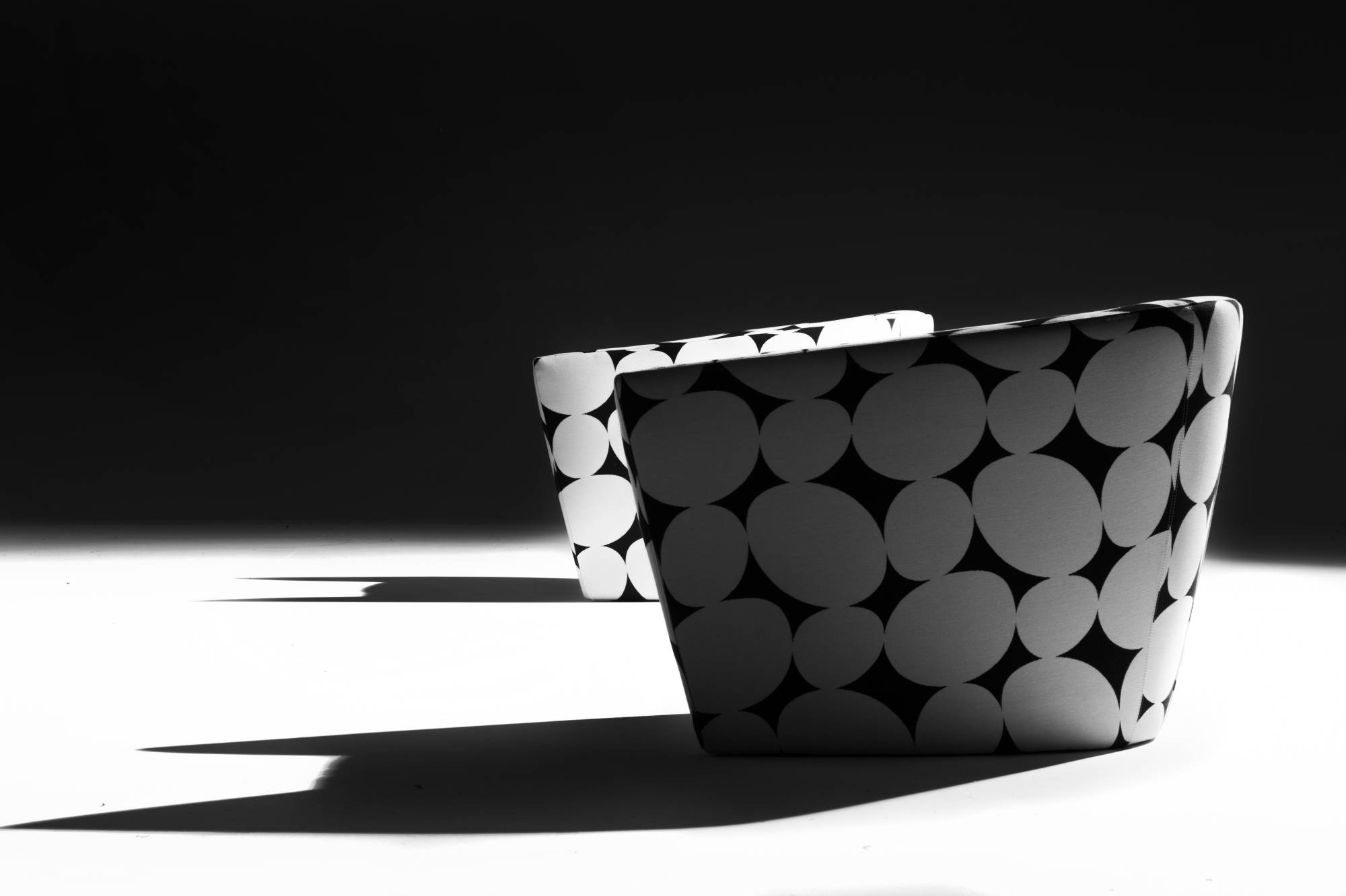 canzone_armchair_classic_style_furniture_compact_comfort_elegance_made_in_italy_i_saloni_erba_idea_07