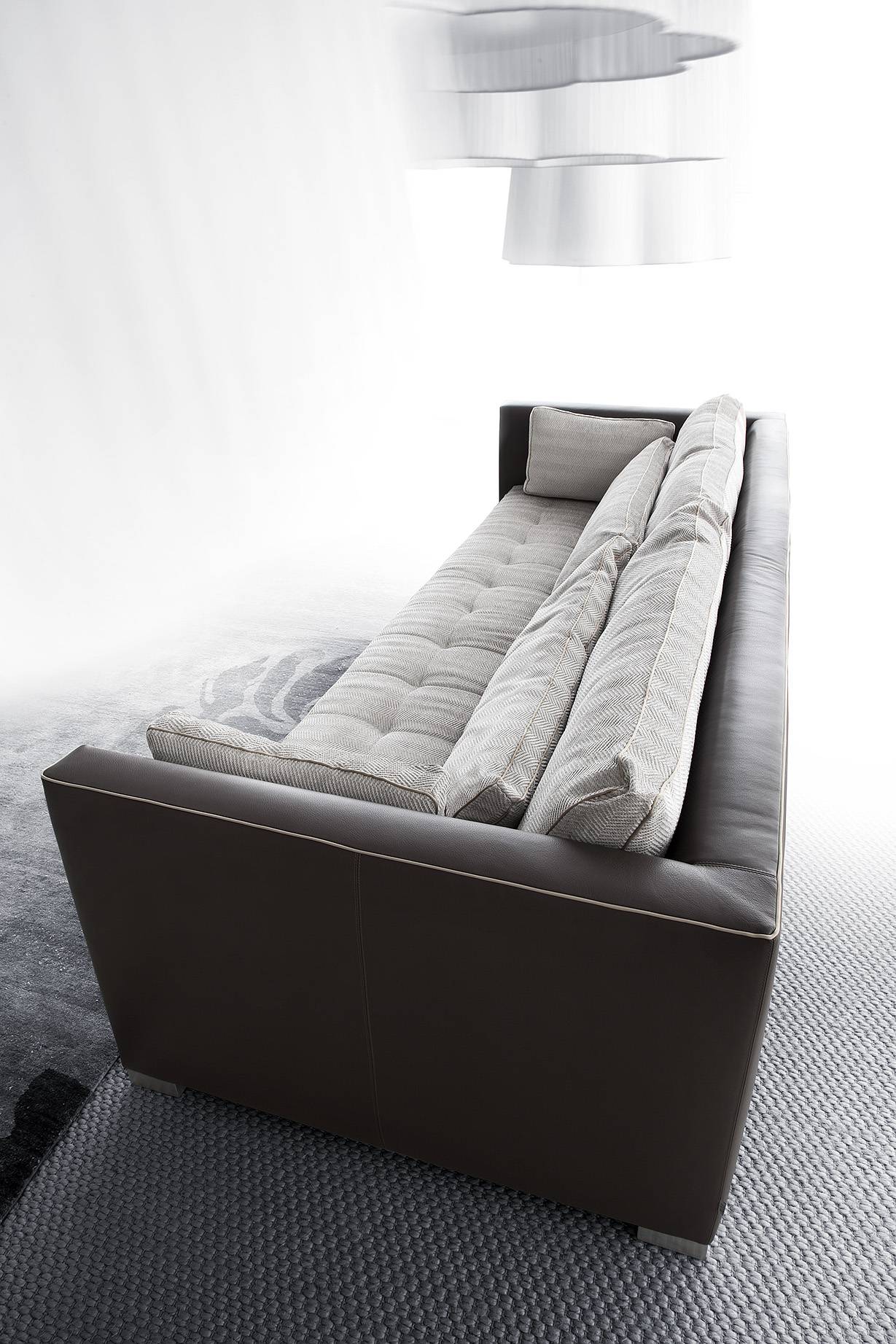 alchimia-2-sofa-couch-fiore-lamp-round-italian-leathersofa-made-in-italy-pillows-soft-relax-erba-heritage-erbaidea