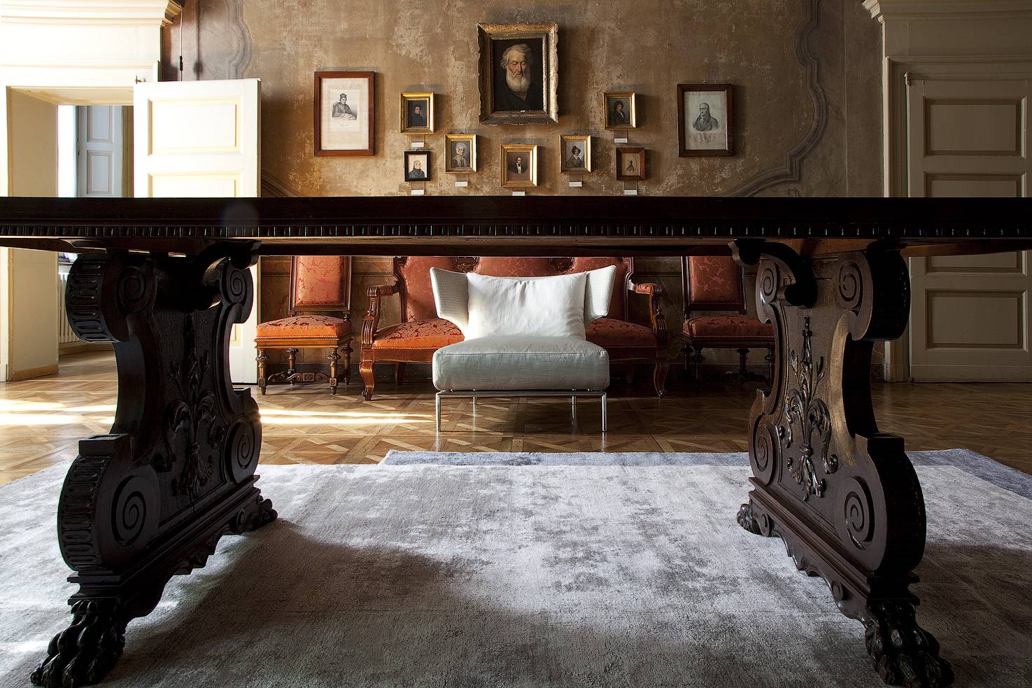 abbraccio_armchair_erba_idea_made_in_itlay_italian_design_elegant_furniture_contract_chair_03